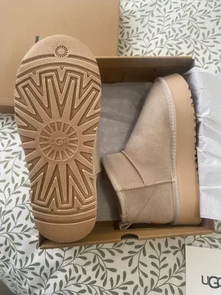 Botas UGG Beige Mujer