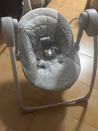 Columpio para bebé gris con puntos blancos