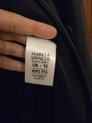 Gabardina negra de cuero