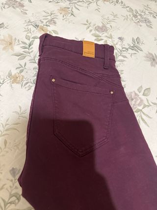 Pantalón Burdeos Push Up