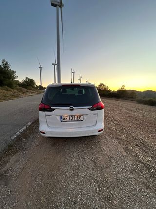 Opel Zafira Tourer 2013