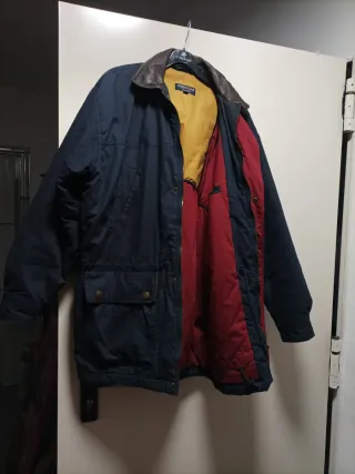 Chaqueta de caballero azul y roja