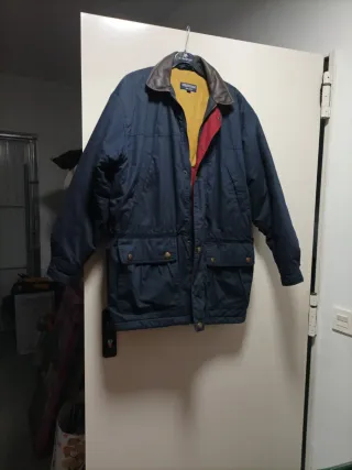 Chaqueta de caballero azul y roja