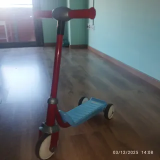 Patinete 3 ruedas rojo y azul