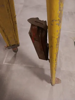 Trípode Topográfico - Marca WILD