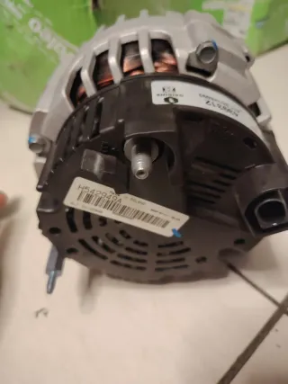 Alternatore Valeo 439312 per Golf IV, Polo