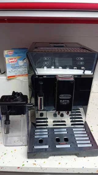 Cafetera Superautomática DeLonghi Eletta Cappuccin