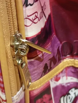 Bolsa de viaje con estampado collage