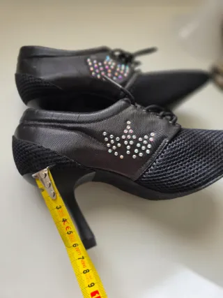 Zapatos de baile negros con pedrería