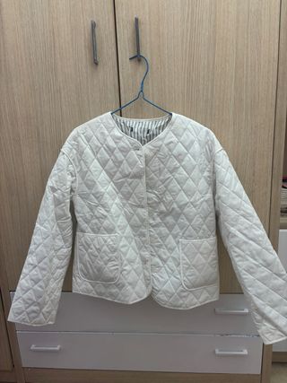 Chaqueta acolchada blanca