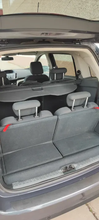 Ford Grand C-MAX 2011