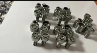 Se vende tornillos antirrobo VW GOLF MK7 AUDI SEAT