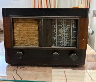 Radio Antigua Madera y Negro de 1946.