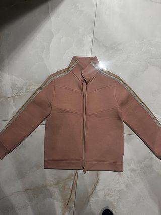 Chaqueta Neopreno Rosa con Detalles Brillantes