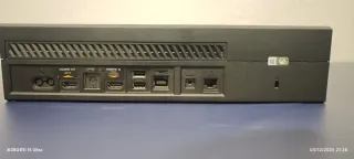 Xbox One con mandos y cables originales