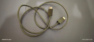 Xbox One con mandos y cables originales