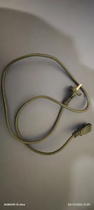 Xbox One con mandos y cables originales