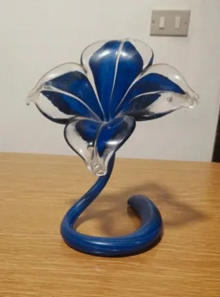 Fiori in vetro portacandela blu