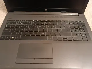 Ordenador portátil HP 255 G7 Negro/Gris+Webcam