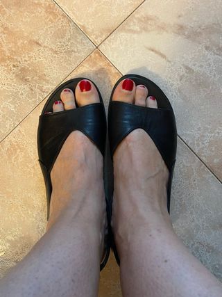 Sandali donna neri in pelle usati