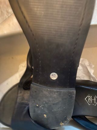 Sandali donna neri in pelle usati