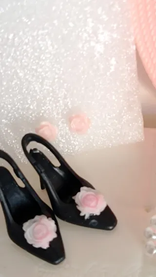 Barbie: Sombrero, Zapatos y Pendientes