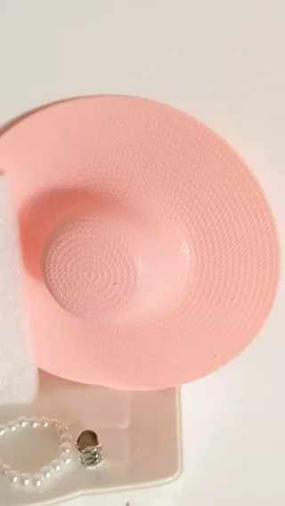 Barbie: Sombrero, Zapatos y Pendientes