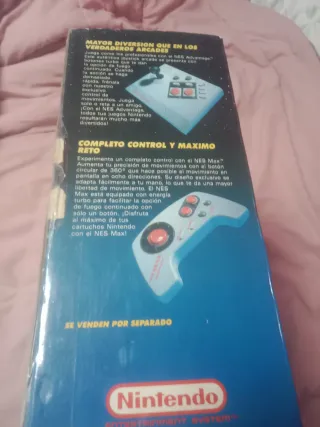 Consola Nintendo NES con caja