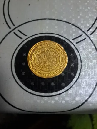 Moneda de oro antigua