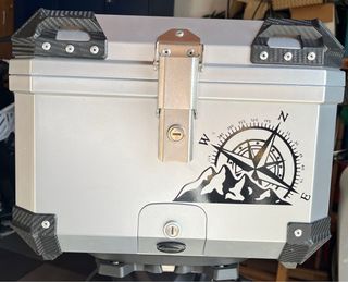 Baúl Moto 36L ABS color Aluminio con Cierre