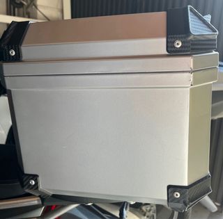 Baúl Moto 36L ABS color Aluminio con Cierre