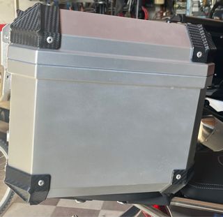 Baúl Moto 36L ABS color Aluminio con Cierre