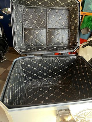 Baúl Moto 36L ABS color Aluminio con Cierre