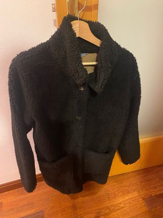 Abrigo negro de borreguito