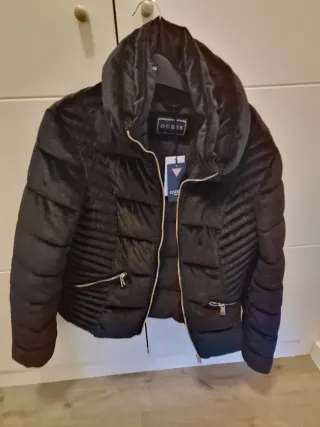 Chaqueta Guess Negra