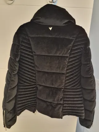 Chaqueta Guess Negra