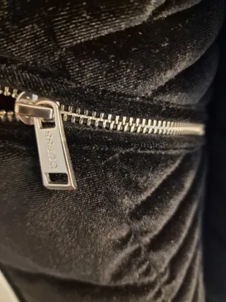 Chaqueta Guess Negra