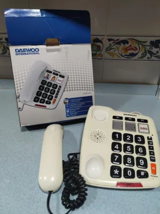 Teléfono Daewoo Internacional con Teclado