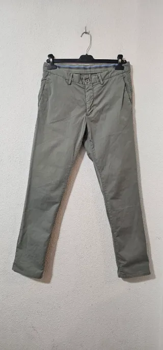 Pantalón chino Massimo Dutti verde oliva