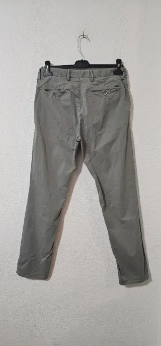 Pantalón chino Massimo Dutti verde oliva