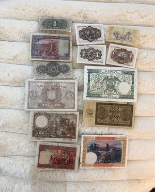 Lote de Billetes en Pesetas Españoles Antiguos