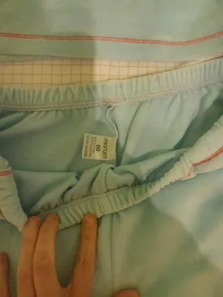 Pijama azul y naranja