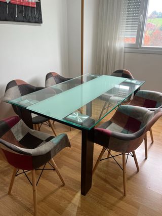 Mesa cristal y 6 sillas patchwork