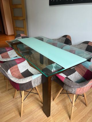 Mesa cristal y 6 sillas patchwork