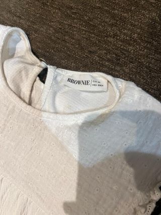 Blusa blanca Brownie manga larga