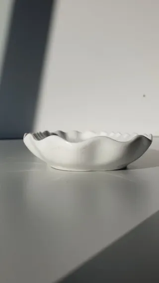 Bandeja ovalada de porcelana con flores