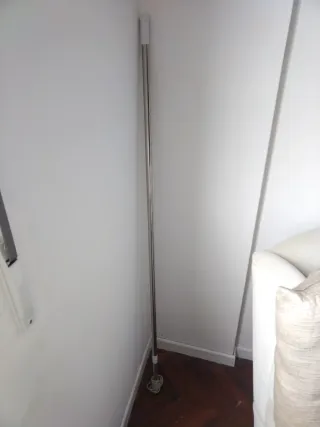 Cortina de ducha verde con barra