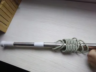 Cortina de ducha verde con barra