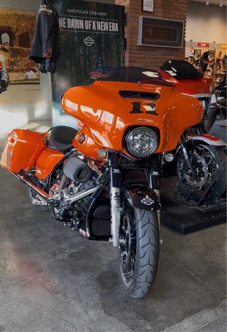 Harley-Davidson Street Glide Special Naranja