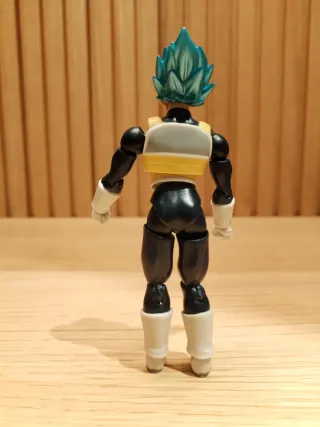 Action Figure Vegeta Super Saiyan Bandai